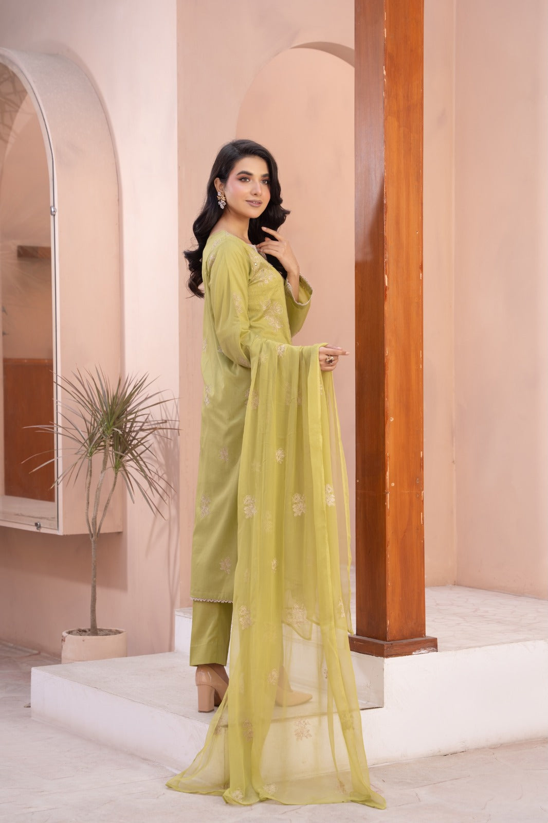 Lawn Collection D-04