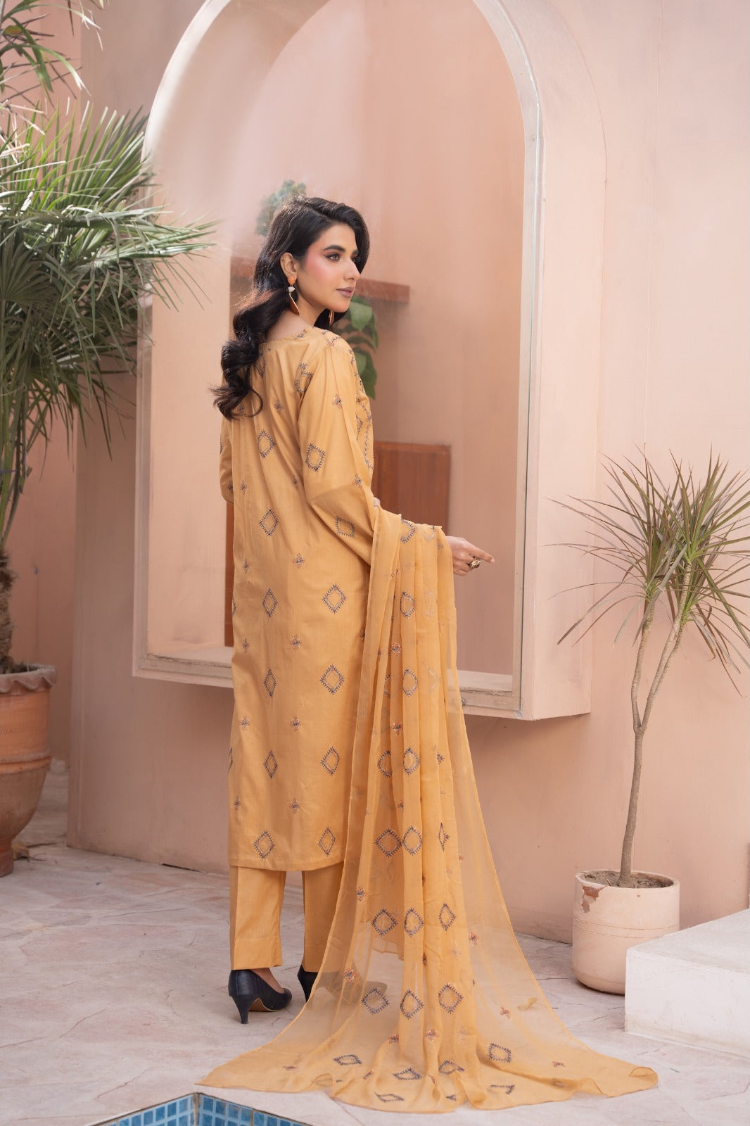 Lawn Collection D-01