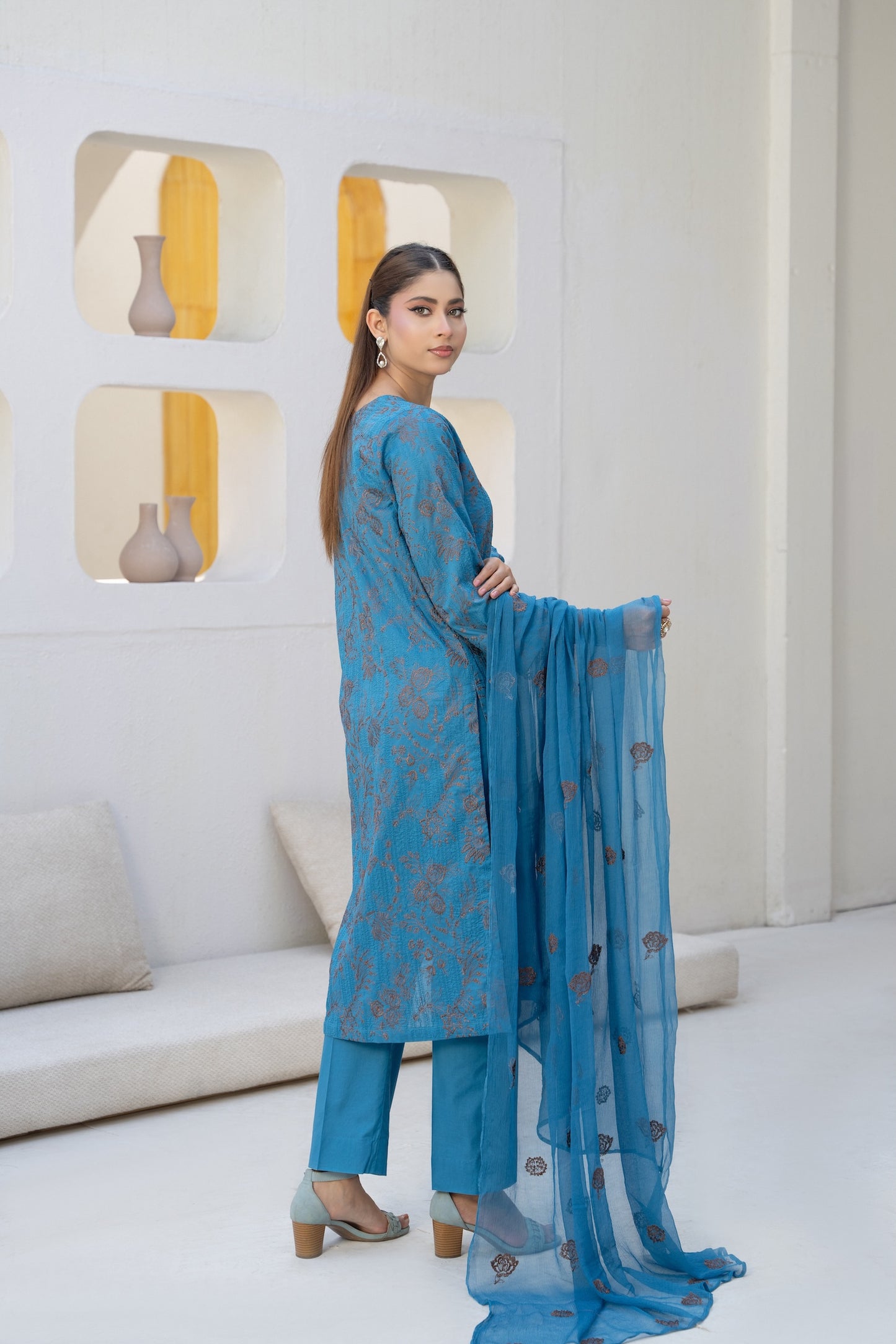 Lawn Collection Vol:04 D-02