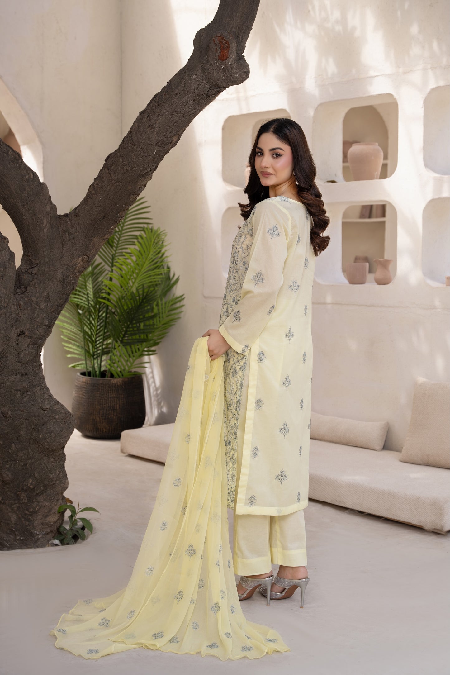 Lawn Collection Vol:05 D-04