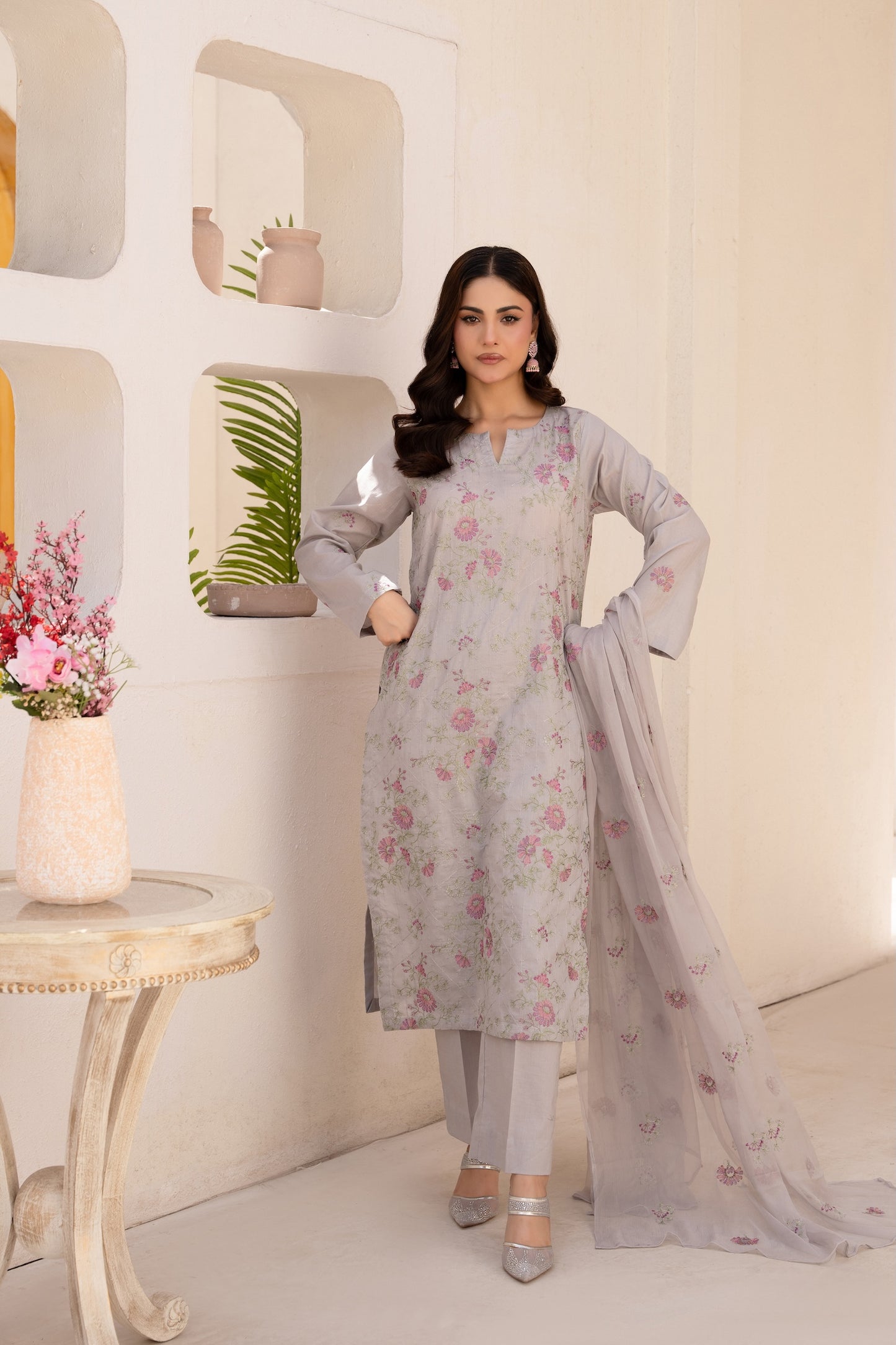 Lawn Collection Vol:05 D-02