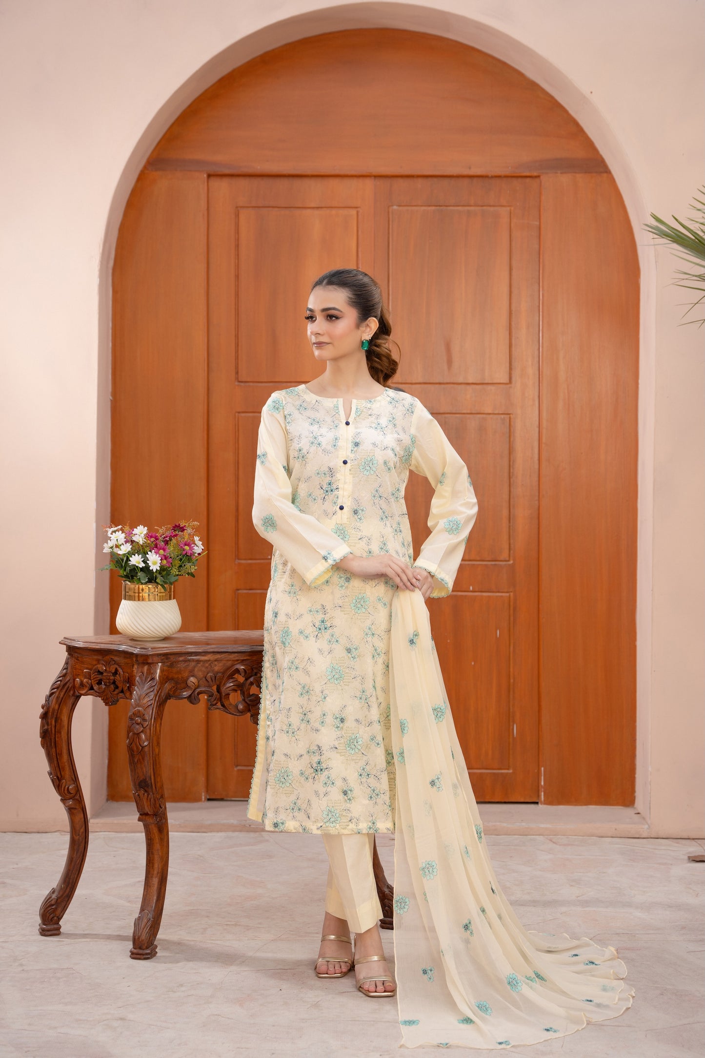 Lawn Collection  Vol : 01 D-07